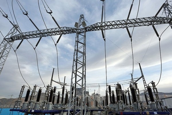 Construction of 63 kV power supply line to Lorestan Petrochemical Complex
